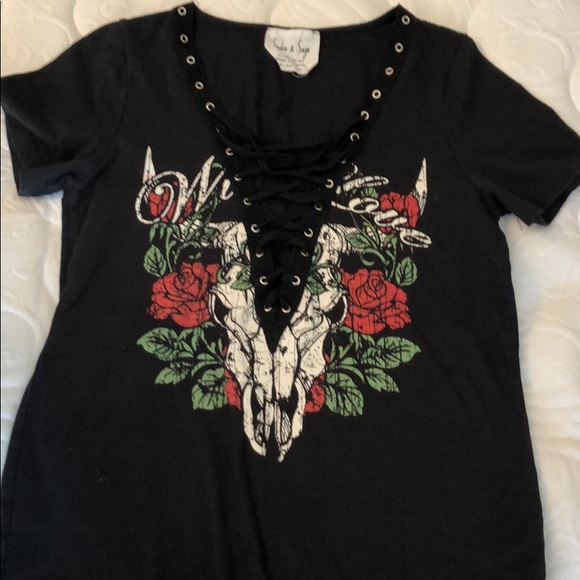 Lace up “wild love” tee - Picture 1 of 1